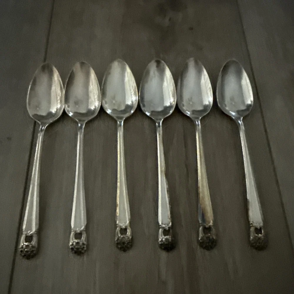 Vtg Set of 6 1847 Rogers Bros ETERNALLY YOURS Silverplate Teaspoons Flatware - Picture 2 of 4